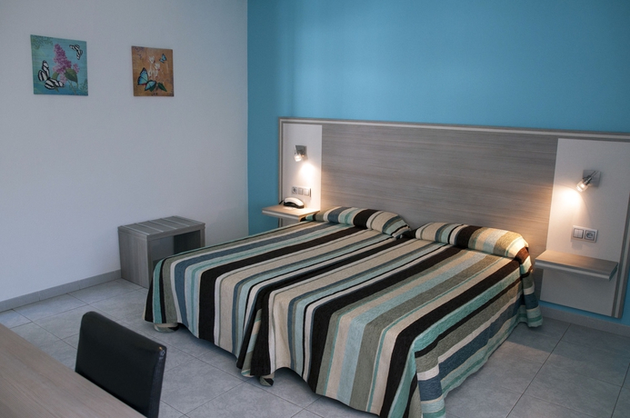 Imagen de la habitación del Hotel Planas. Foto 7