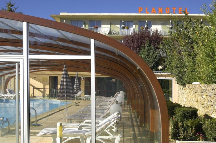 Imagen de la piscina del Hotel Planes. Foto 18