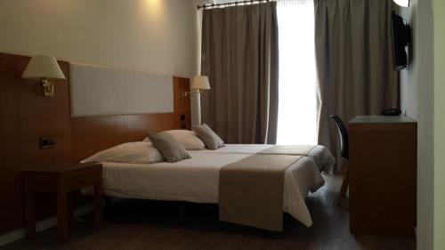 Imagen de la habitación del Hotel Planet Blue El Arenal. Foto 8