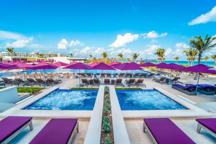 Imagen de la piscina del Hotel Planet Hollywood Cancun by Royalton, An Autograph Collection All-Inclusive Resort. Foto 11