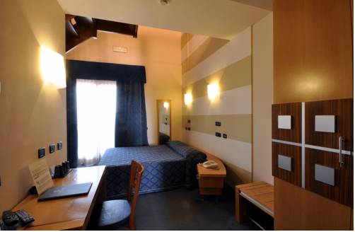 Imagen de la habitación del Hotel Planet, Maranello. Foto 9