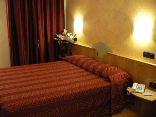 Imagen de la habitación del Hotel Planet, Maranello. Foto 12