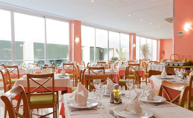 Imagen del bar/restaurante del Hotel Planet One. Foto 4