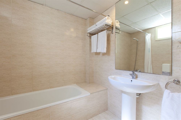 Imagen de la habitación del Hotel Planet One. Foto 10