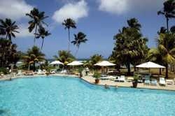 Imagen de la piscina del Hotel Plantation Club Resort. Foto 4