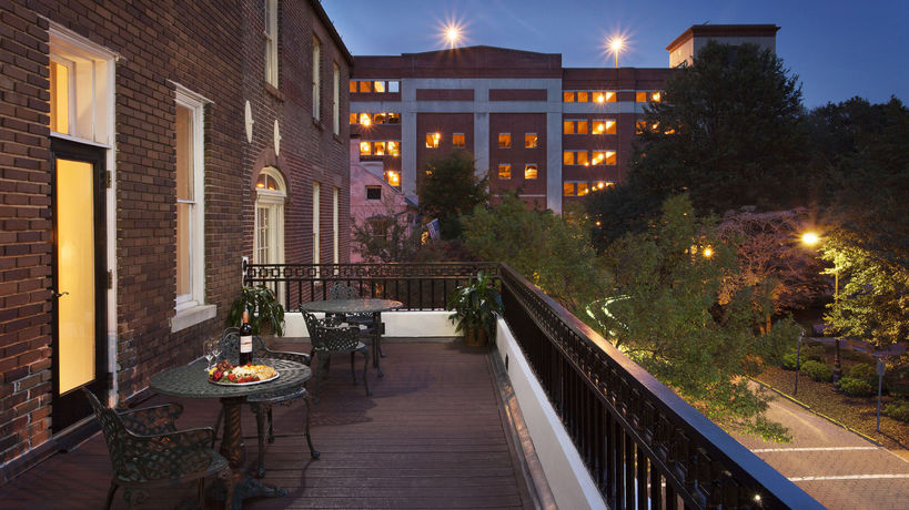 Imagen de la habitación del Hotel Planters Inn On Reynolds Square. Foto 8