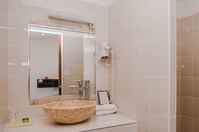 Imagen de la habitación del Hotel Plantevin Restaurant Spa. Foto 17