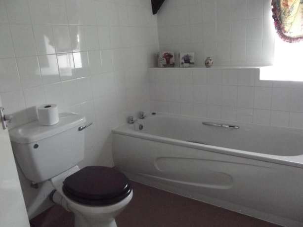 Imagen de la habitación del Hotel Plas Coch. Foto 3