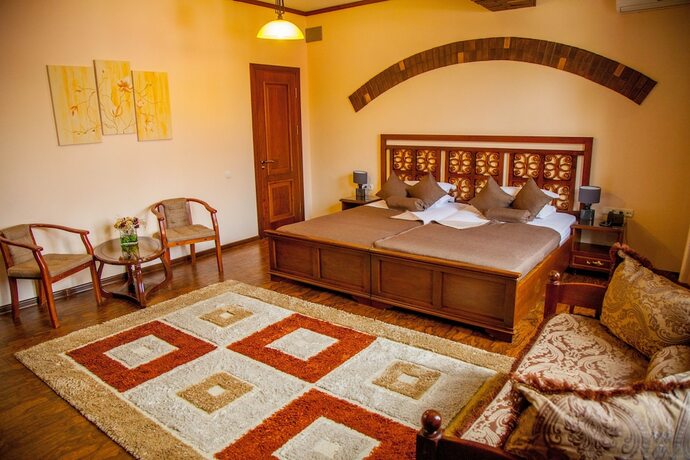 Imagen de la habitación del Hotel Platan, Samarkand. Foto 18
