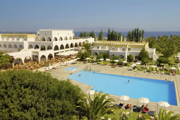 Imagen de la piscina del Hotel Platanista. Foto 16