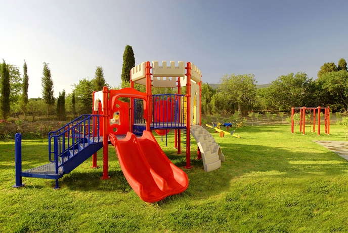 Imagen de los exteriores del Hotel Platanista. Foto 10