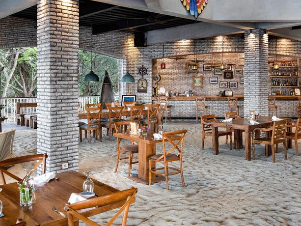 Imagen del bar/restaurante del Hotel Plataran Menjangan Resort and Spa. Foto 12