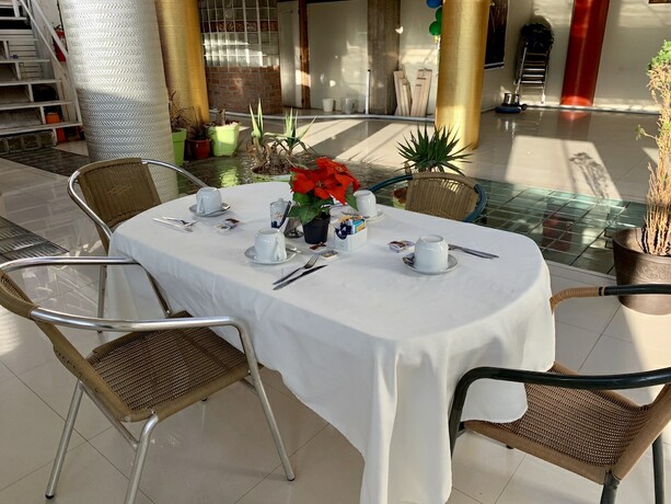 Imagen del bar/restaurante del Hotel Plateros, Santiago. Foto 10