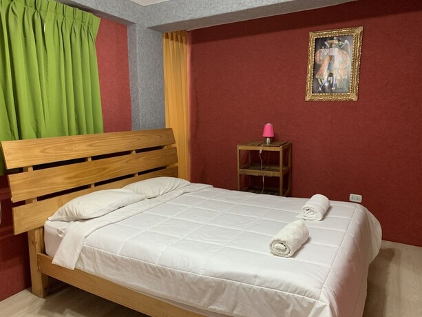Imagen de la habitación del Hotel Plateros, Santiago. Foto 12