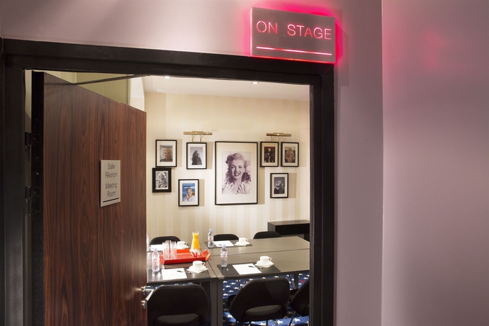 Imagen de los interiores del Hotel Platine. Foto 13