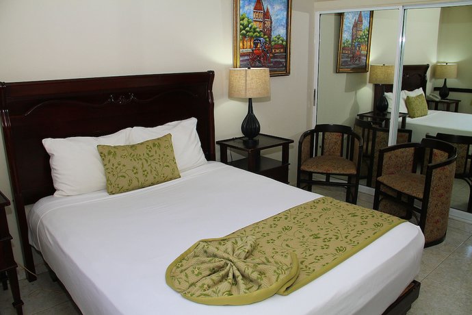 Imagen de la habitación del Hotel Platino and Casino. Foto 17