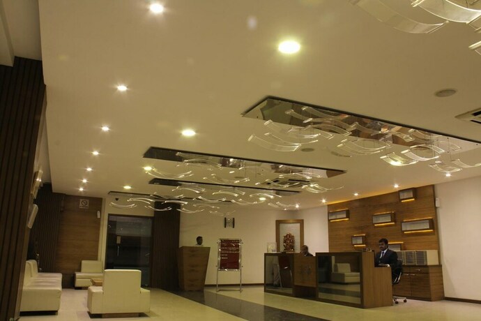 Imagen de los interiores del Hotel Platinum Inn. Foto 26