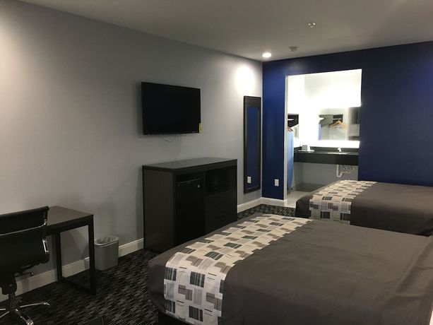 Imagen de la habitación del Hotel Platinum Inn and Suites. Foto 7