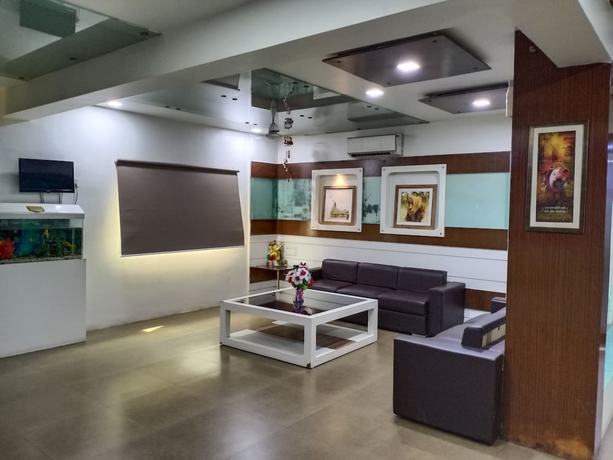 Imagen de los interiores del Hotel Platinum, Junagadh. Foto 19