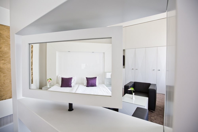 Imagen de la habitación del Hotel Platinum Palace Boutique and Spa. Foto 15