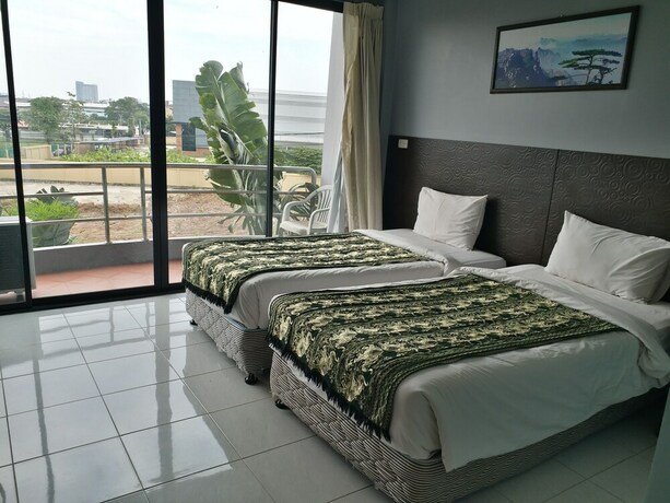 Imagen de la habitación del Hotel Platinum Place. Foto 28