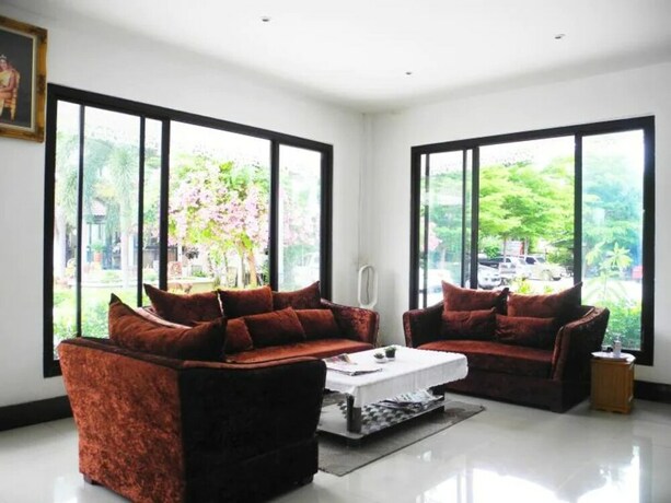 Imagen de los interiores del Hotel Platinum Place. Foto 33