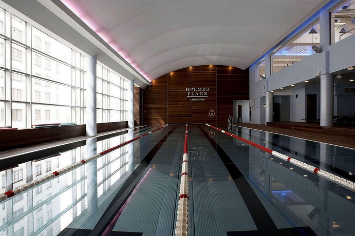 Imagen de la piscina del Hotel Platinum Residence. Foto 6