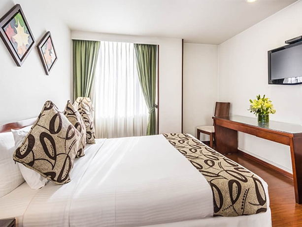 Imagen de la habitación del Hotel Platinum Suite. Foto 15