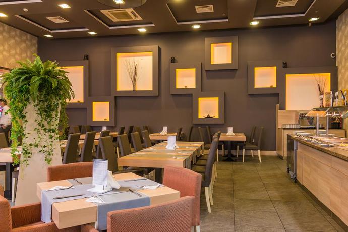 Imagen del bar/restaurante del Hotel Platinum and Casino. Foto 3