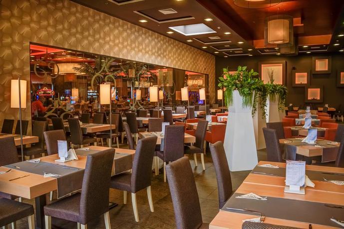 Imagen del bar/restaurante del Hotel Platinum and Casino. Foto 4