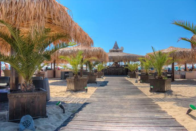 Imagen de los exteriores del Hotel Platinum and Casino. Foto 10