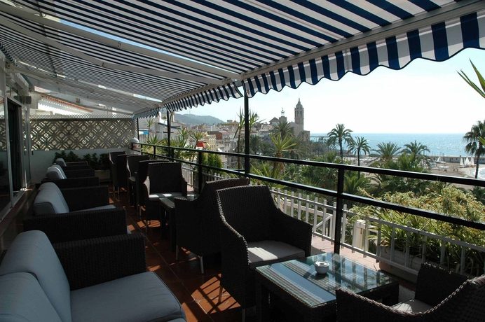 Imagen del bar/restaurante del Hotel Platjador. Foto 3