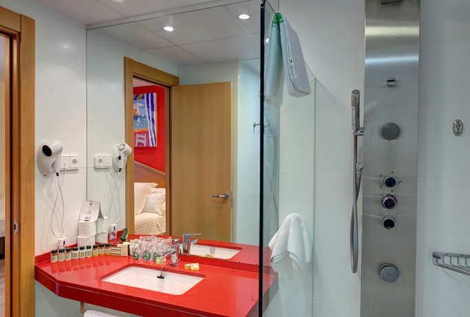 Imagen de la habitación del Hotel Platjador. Foto 7