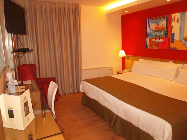 Imagen de la habitación del Hotel Platjador. Foto 8