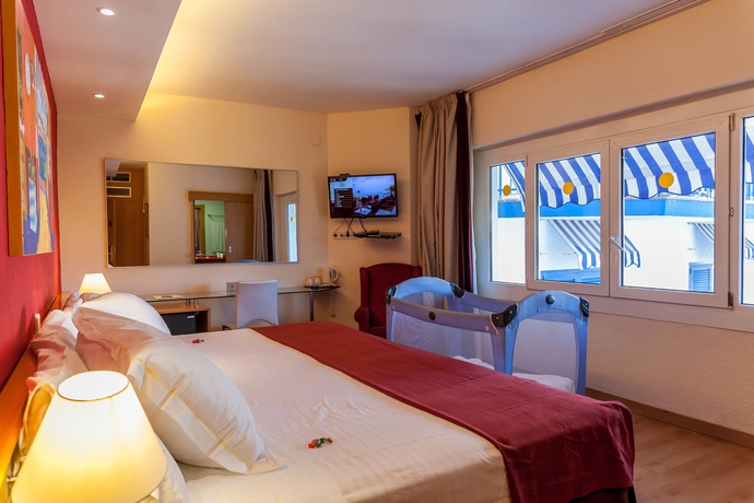 Imagen de la habitación del Hotel Platjador. Foto 9