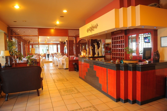 Imagen de los interiores del Hotel Platon Beach. Foto 18