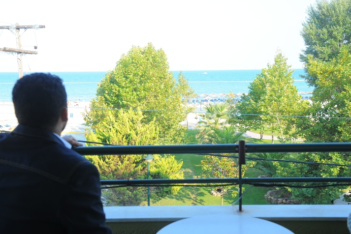 Imagen de la habitación del Hotel Platon Beach. Foto 10