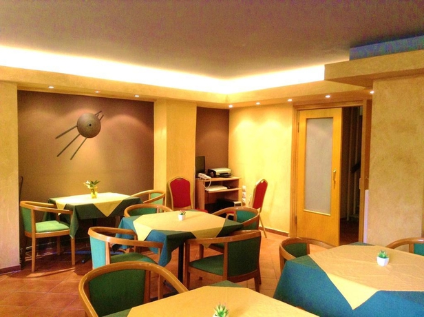 Imagen general del Hotel Platon. Foto 8