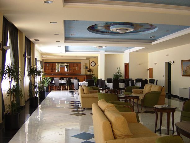 Imagen de los interiores del Hotel Platon, Metamorfosi. Foto 19