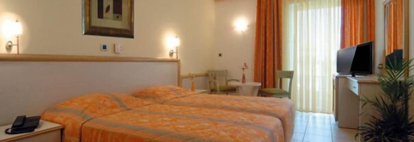 Imagen de la habitación del Hotel Platon, Metamorfosi. Foto 11