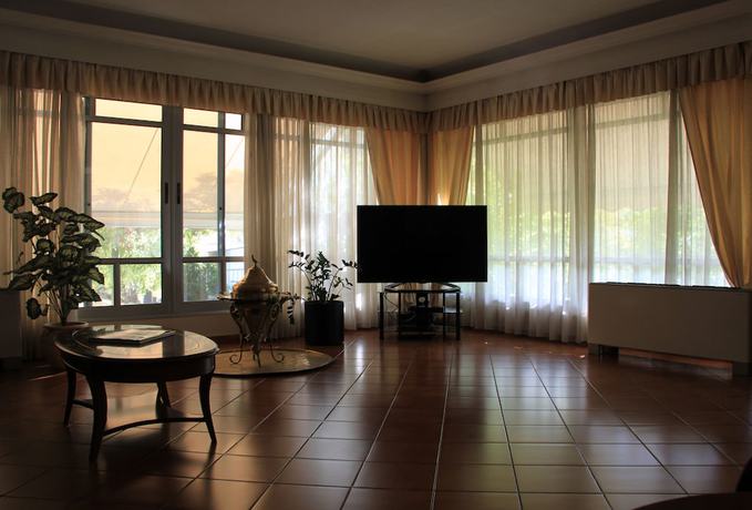 Imagen del bar/restaurante del Hotel Platon, Metamorfosi. Foto 2