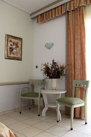 Imagen de la habitación del Hotel Platon, Metamorfosi. Foto 13