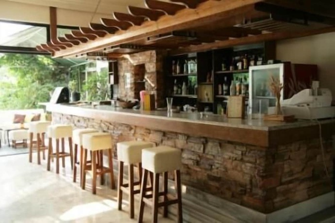 Imagen del bar/restaurante del Hotel Platon, Rodas. Foto 6