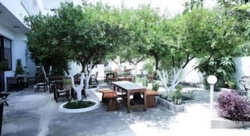 Imagen de los exteriores del Hotel Platon, Rodas. Foto 19