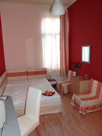 Imagen de la habitación del Hotel Plauter K&uacute;ria. Foto 7