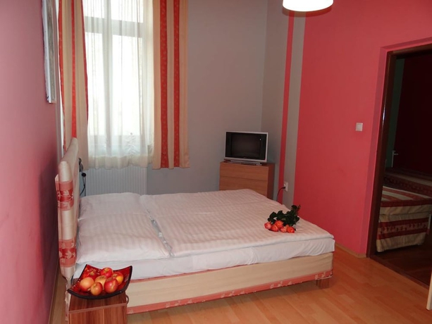Imagen de la habitación del Hotel Plauter K&uacute;ria. Foto 12