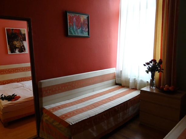 Imagen de la habitación del Hotel Plauter K&uacute;ria. Foto 15