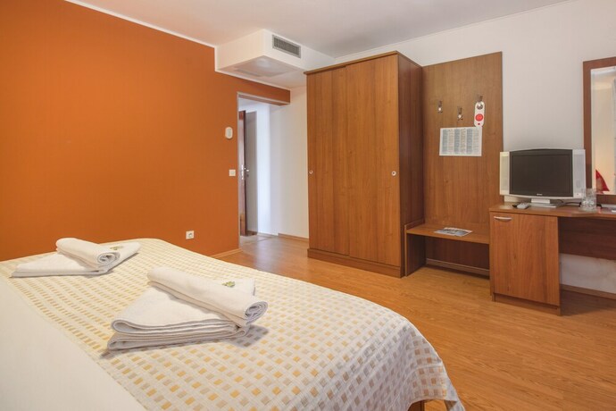 Imagen de la habitación del Hotel Plava Laguna. Foto 28