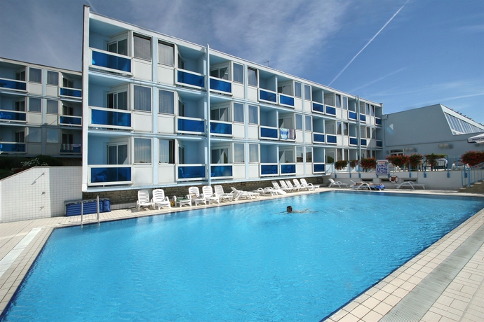 Imagen de la piscina del Hotel Plavi Plava Laguna. Foto 12