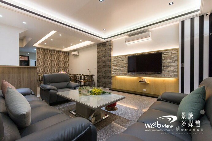 Imagen de los interiores del Hotel Play Inn. Foto 34